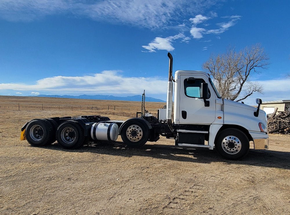 2020 Freightliner Cascadia 125 8x4 Tri-Axle Day Cab w/Wet Kit