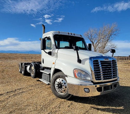 2020 Freightliner Cascadia 125 8x4 Tri-Axle Day Cab w/Wet Kit