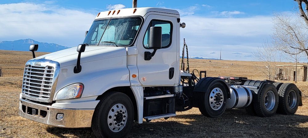 2020 Freightliner Cascadia 125 8x4 Tri-Axle Day Cab w/Wet Kit