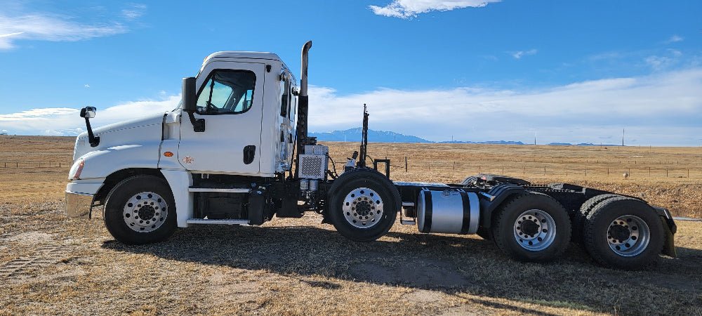 2020 Freightliner Cascadia 125 8x4 Tri-Axle Day Cab w/Wet Kit