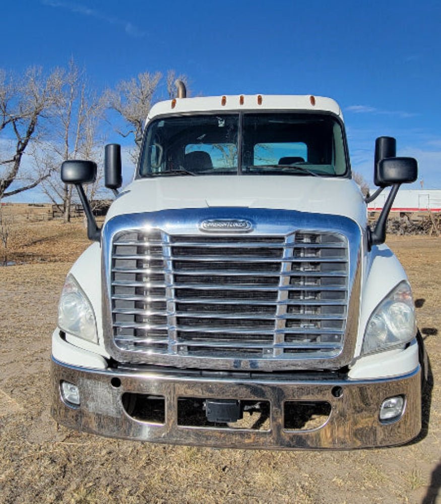 2020 Freightliner Cascadia 125 8x4 Tri-Axle Day Cab w/Wet Kit