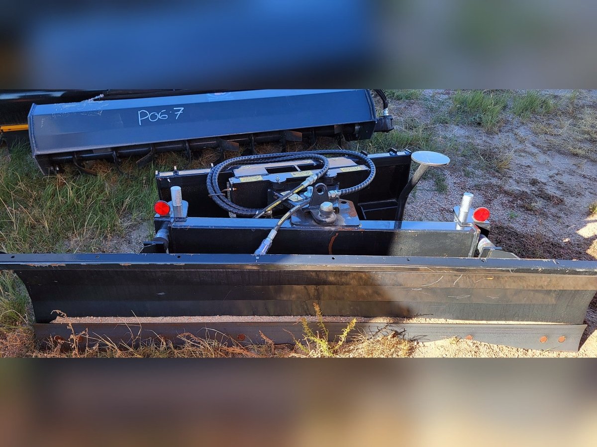 Mower King 84 in hydraulic skid steer dozer blade