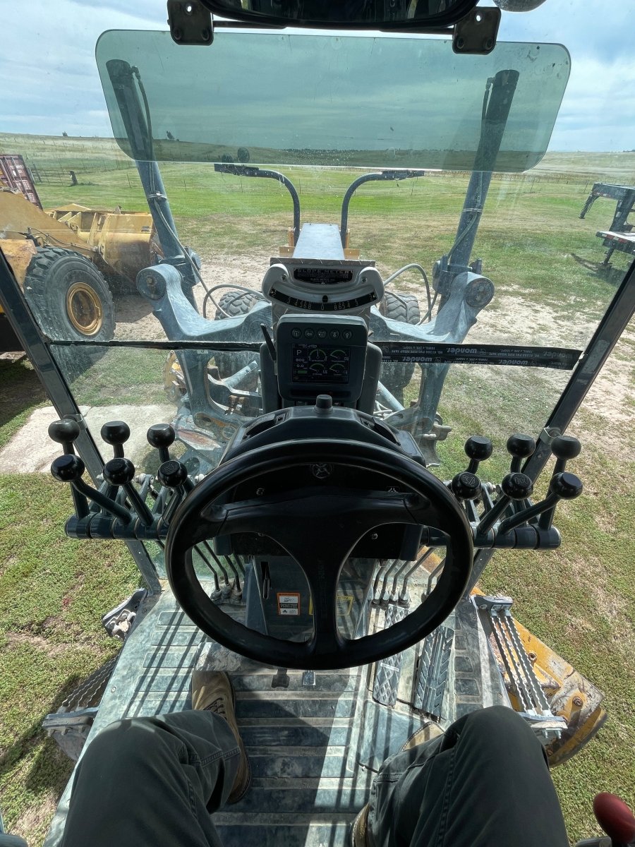 872G Motor Grader Cab