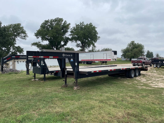 Circle D Gooseneck Trailer For Rent