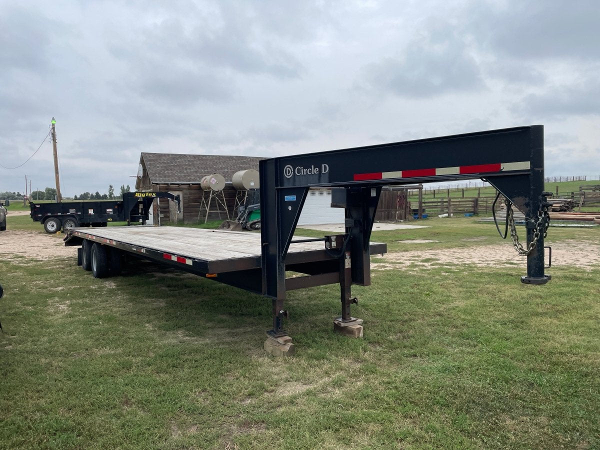 Circle D Gooseneck Trailer Rental