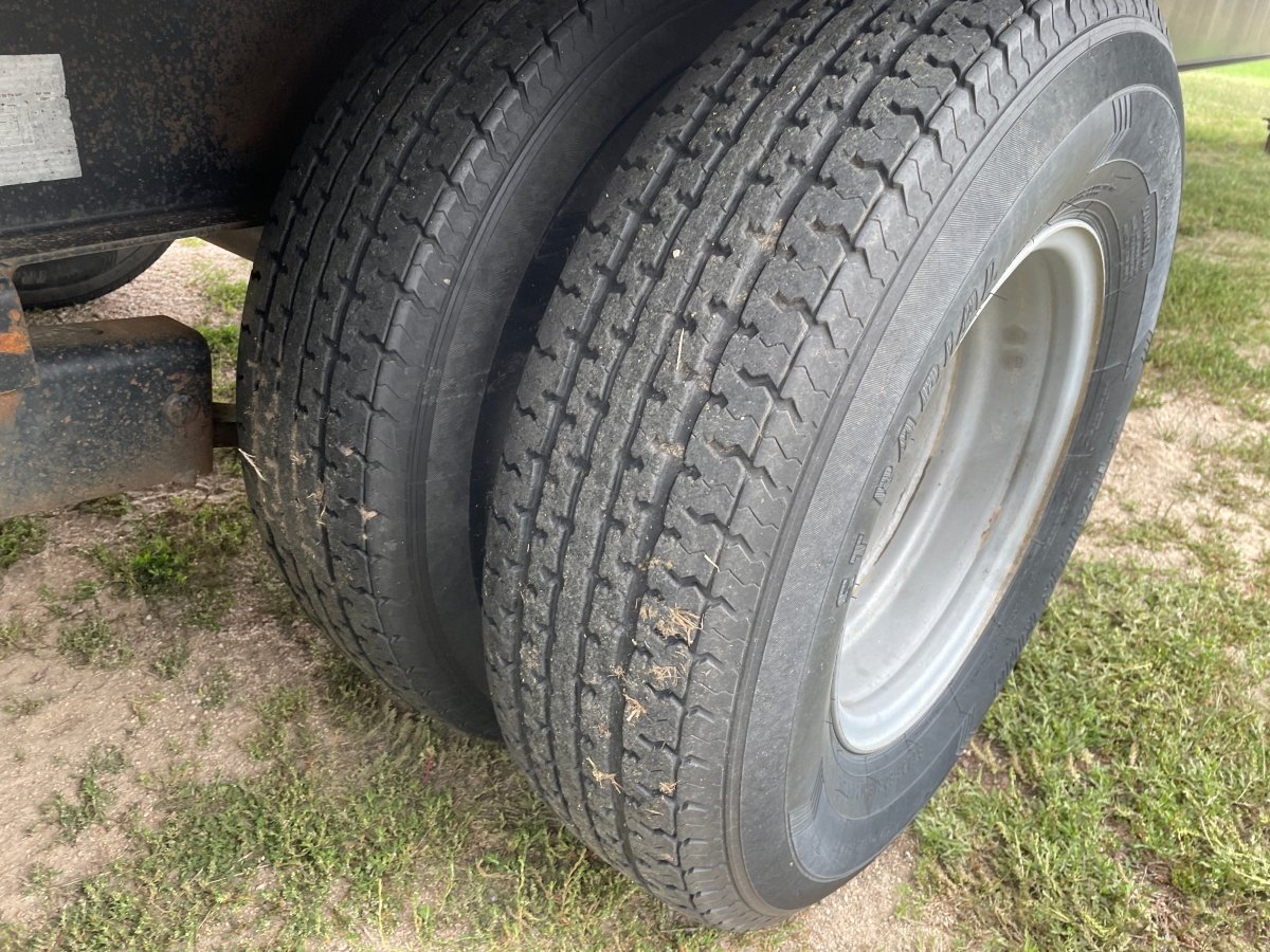 Circle D Gooseneck Tire Tread