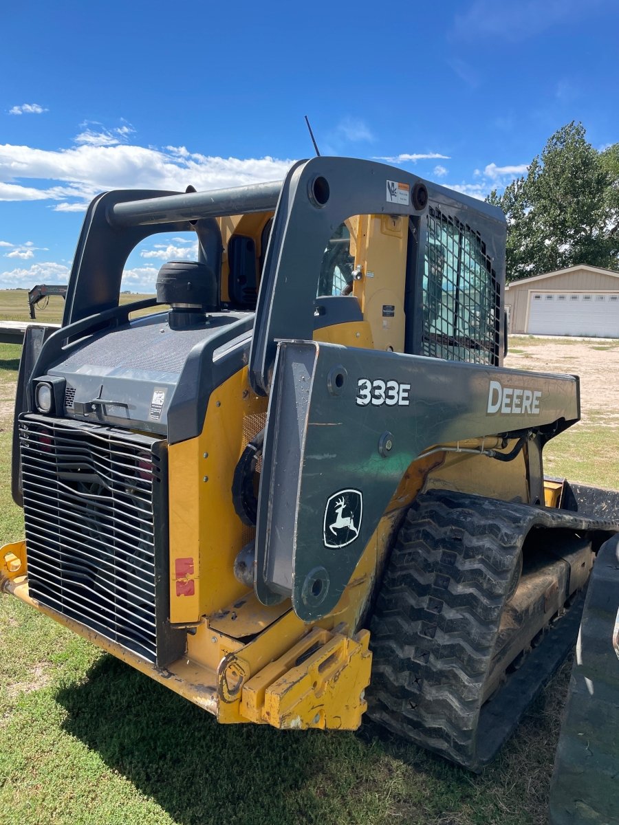 John Deere 333E For Rent